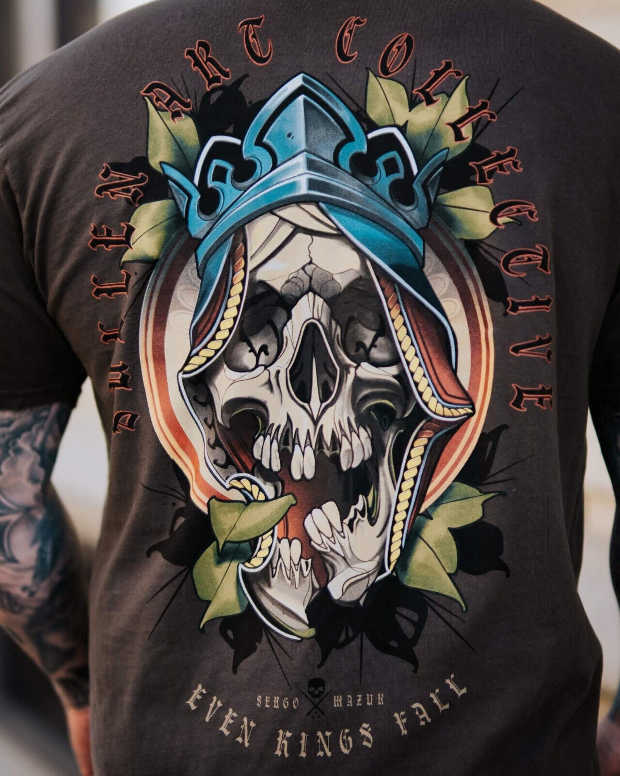 Sullen Clothing "KINGS FALL PREMIUM" Mens tee Art Collective tattoo Grey